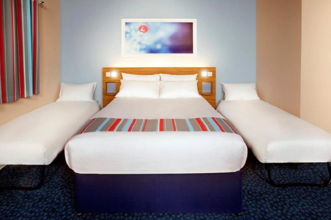 Heywood Travelodge Manchester Birch M62 Eastbound מראה חיצוני תמונה