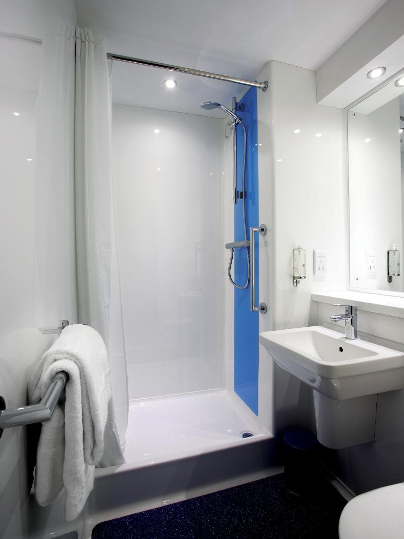 Heywood Travelodge Manchester Birch M62 Eastbound מראה חיצוני תמונה